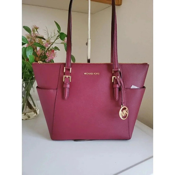 Michael Kors purse - Picture 1 of 7